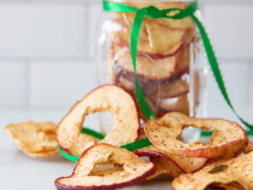 https://recipesworthrepeating.com/wp-content/uploads/2019/11/mason-jar-apple-rings-500x375.jpg