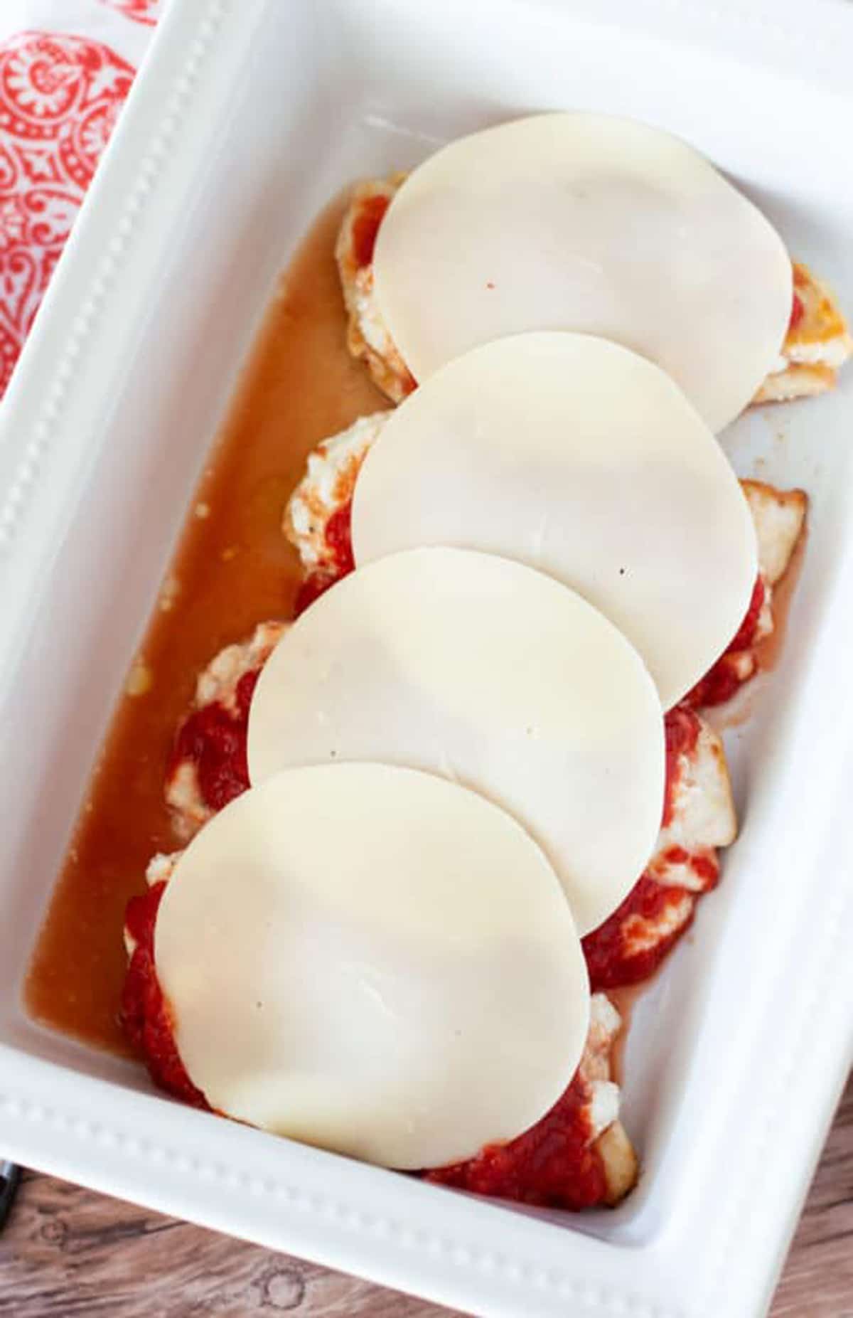 4 pieces of sauteed chicken covered with ricotta cheese, crushed tomatoes and Provolone cheese.