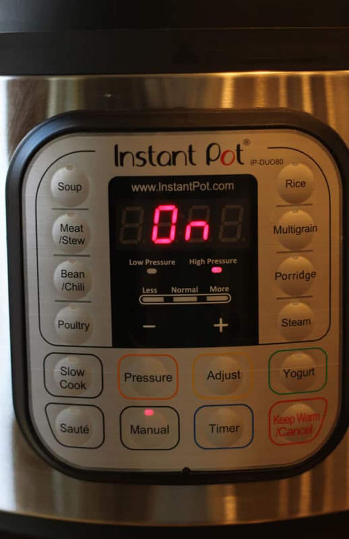 Instant Pot set to display On in Manual Mode.